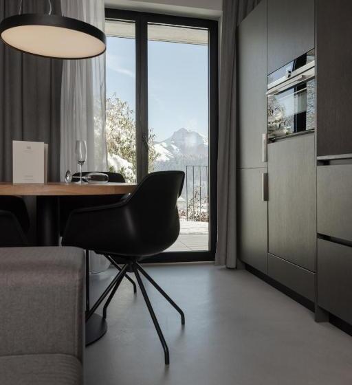 Апартаменты 1 Спальня с Террасой, Going Triple A Apartments East