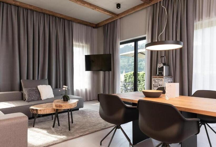 １ベッドルームのスーペリアアパートメント, Going Triple A Apartments East