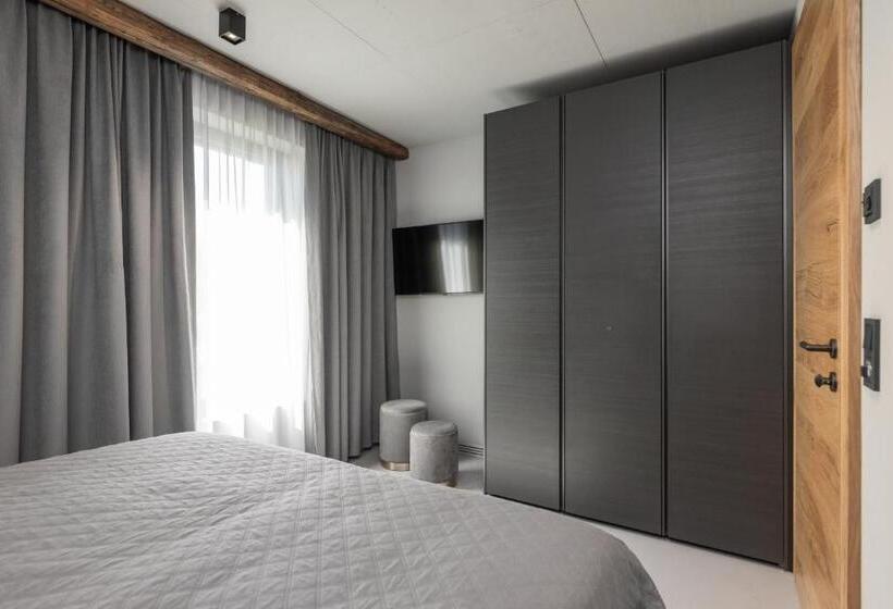 Апартаменты 2 Спальни с Террасой, Going Triple A Apartments East