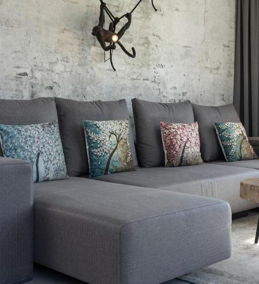 Апартаменты 2 Спальни с Террасой, Going Triple A Apartments East