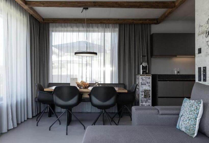 Апартаменты 2 Спальни с Террасой, Going Triple A Apartments East