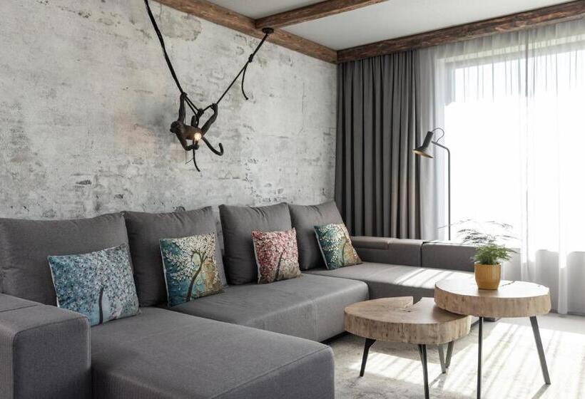 Апартаменты 2 Спальни с Террасой, Going Triple A Apartments East