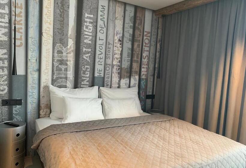 Апартаменты 2 Спальни, Going Triple A Apartments East