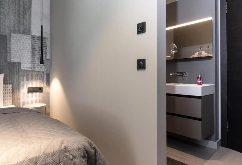 Номер Стандарт, Going Triple A Apartments East