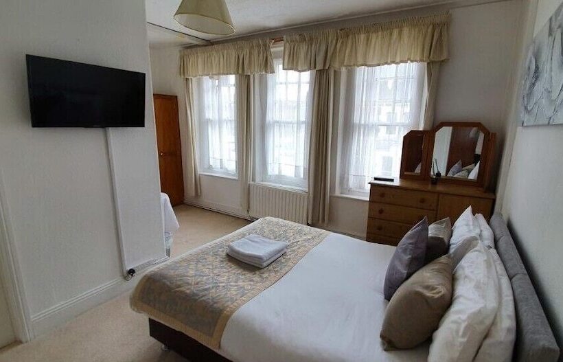 غرفة قياسية, Ambassador