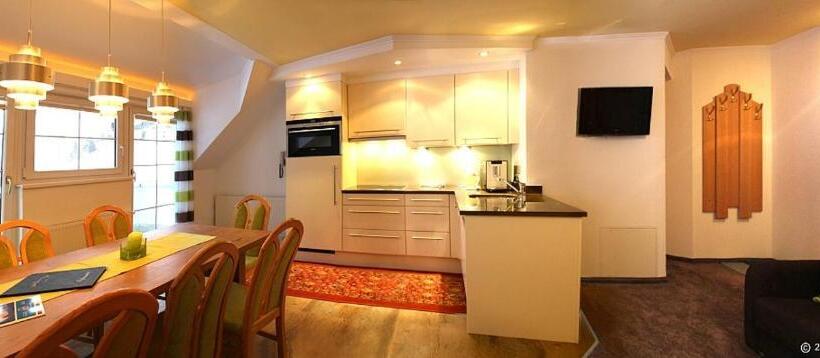 침실 3개 아파트, Vogt