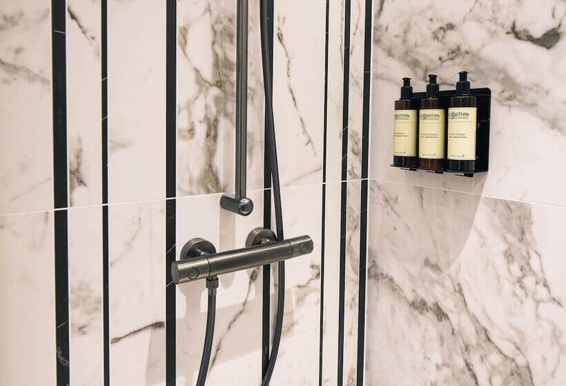 Номер Deluxe, Page8, Page Hotels