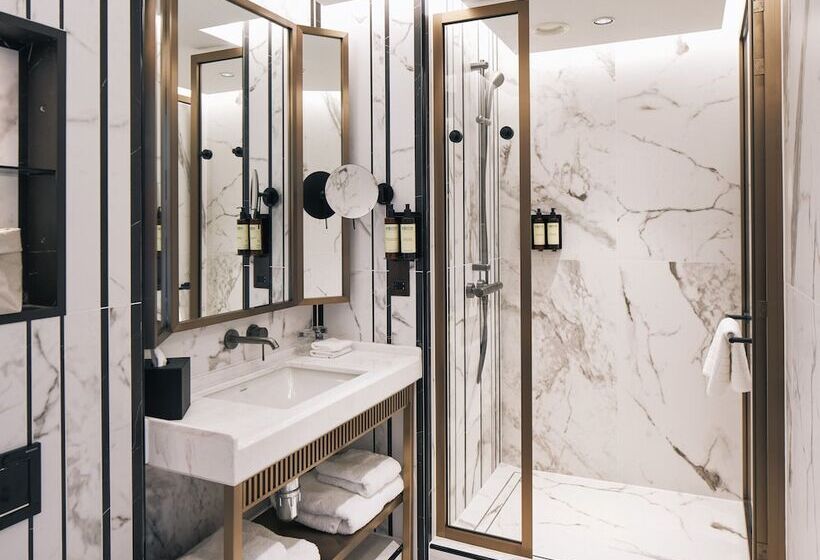 Номер Deluxe, Page8, Page Hotels