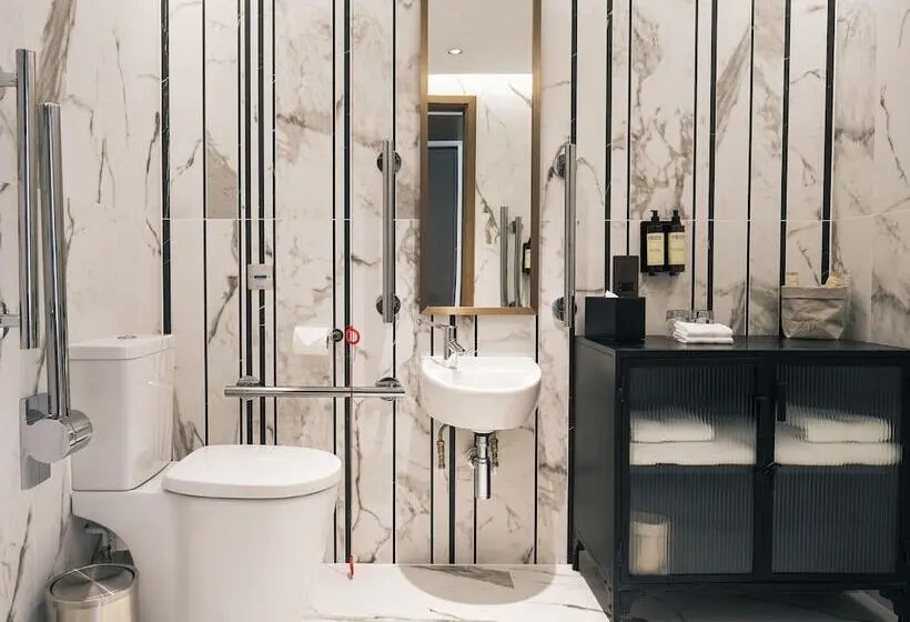 身障者適用スタンダードルーム, Page8, Page Hotels