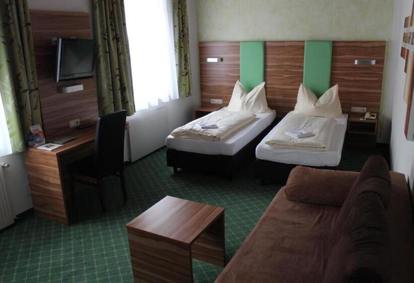 スタンダードルーム, Post