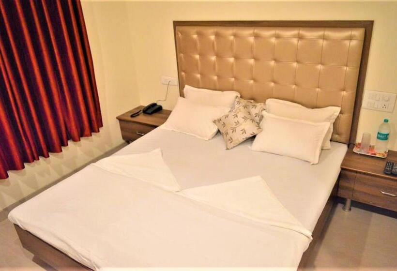 חדר משפחתי, Visau,shirdi