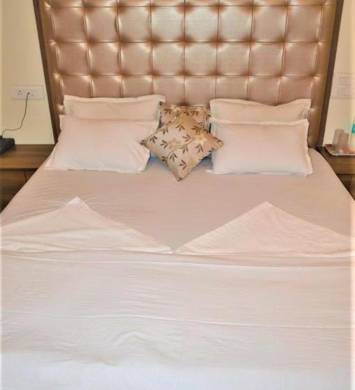 חדר משפחתי, Visau,shirdi