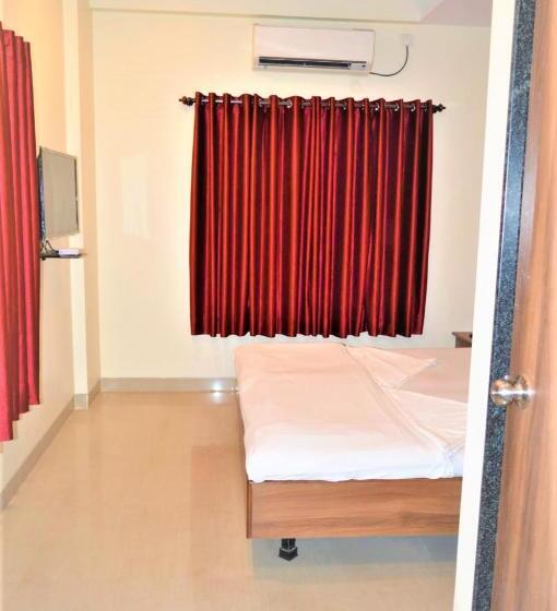 חדר משפחתי, Visau,shirdi