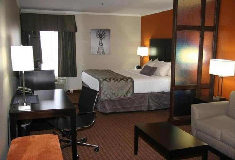 מיטת קינג בסוויטה, Best Western Plus Lubbock Windsor Inn