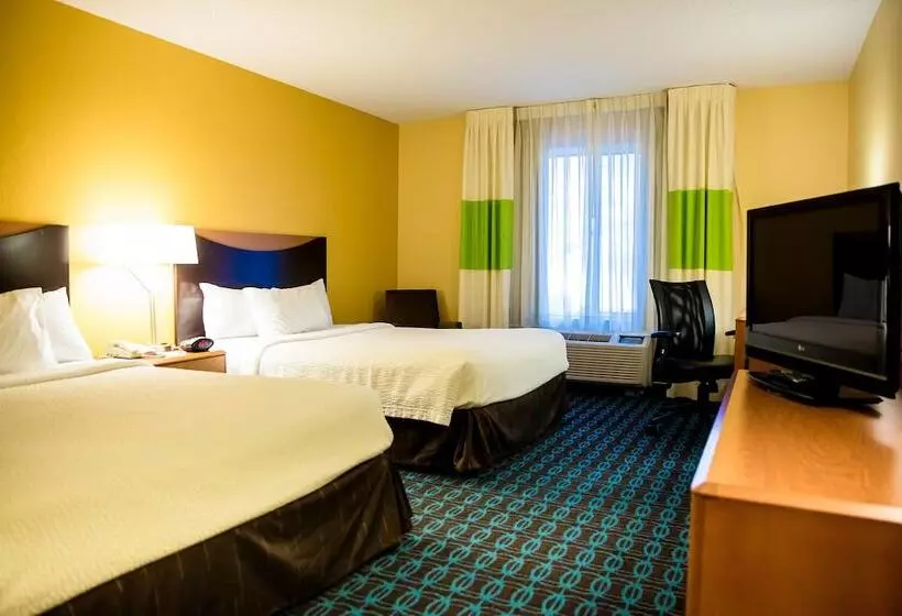 ２ダブルベッドのスタンダードルーム, Fairfield Inn & Suites Fredericksburg