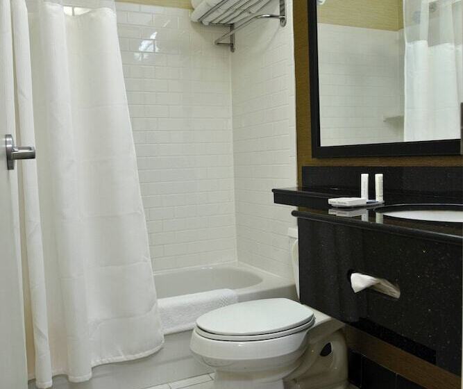 اتاق استاندارد با 2 تخت دوبل, Fairfield Inn Hartford Airport