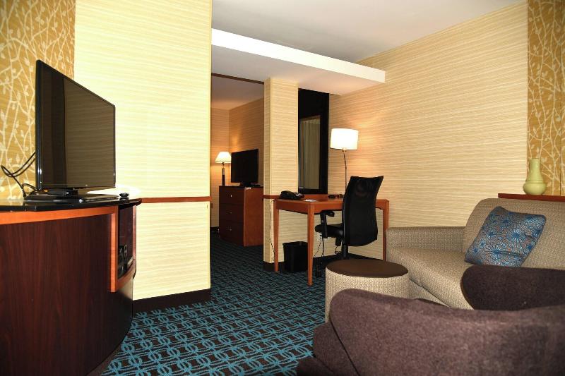 سوئیت با تخت بزرگ, Fairfield Inn Hartford Airport