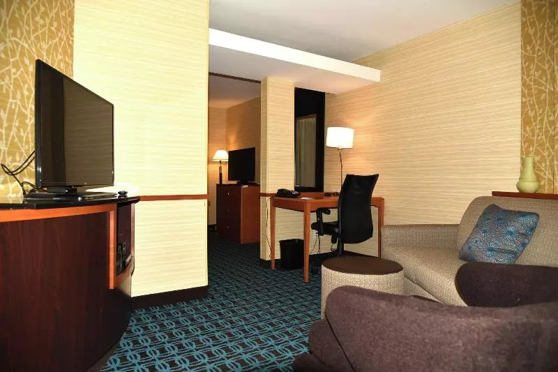 سوئیت با تخت بزرگ, Fairfield Inn Hartford Airport