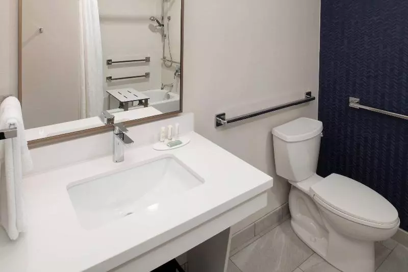 キングサイズベッドのスタンダードルーム, Fairfield Inn Spokane Downtown