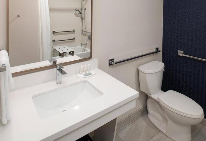 스위트 킹사이즈 침대, Fairfield Inn Spokane Downtown