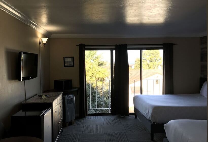 Номер Deluxe, Inn By The Bay Monterey