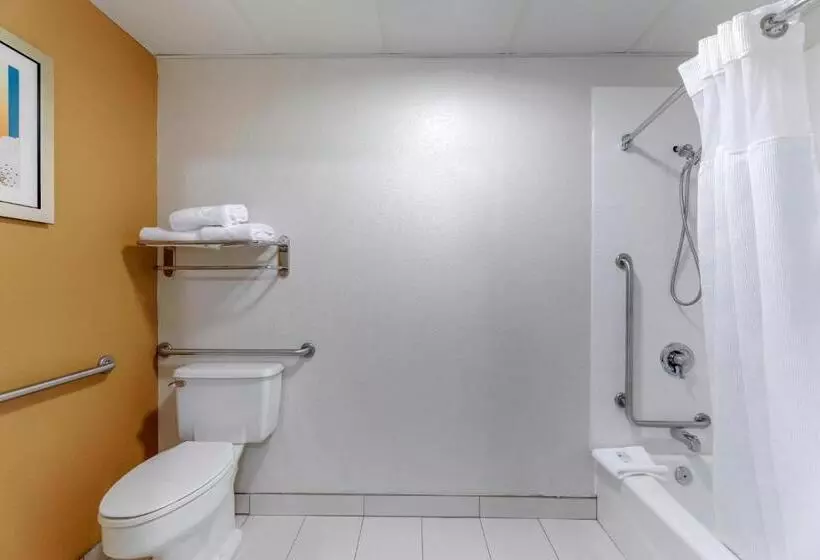 Standard-invahuone, Quality Inn & Suites Sandusky