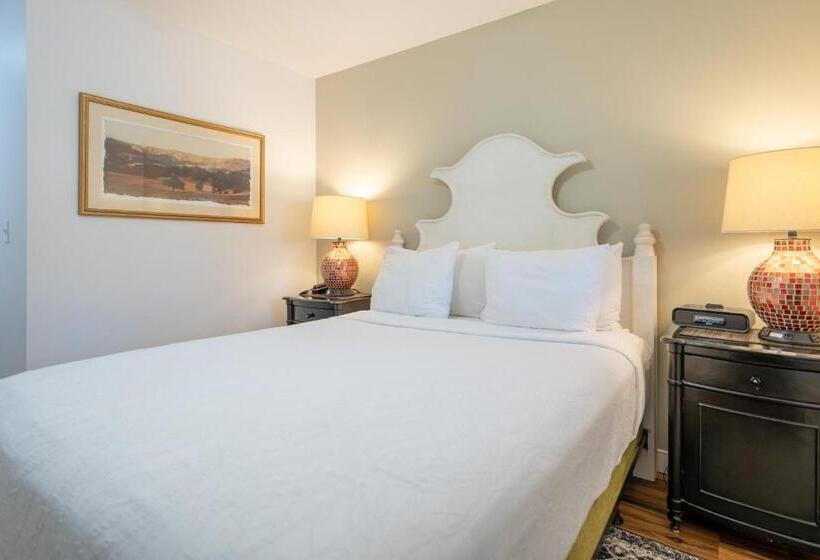 Номер Стандарт, The Inn On Pine