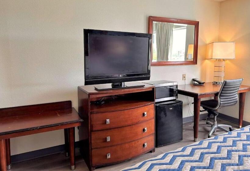 اتاق استاندارد با تخت بزرگ, Travelodge By Wyndham Fort Wayne North