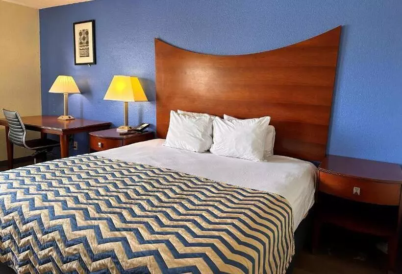 身障者適用キングサイズベッドルーム, Travelodge By Wyndham Fort Wayne North