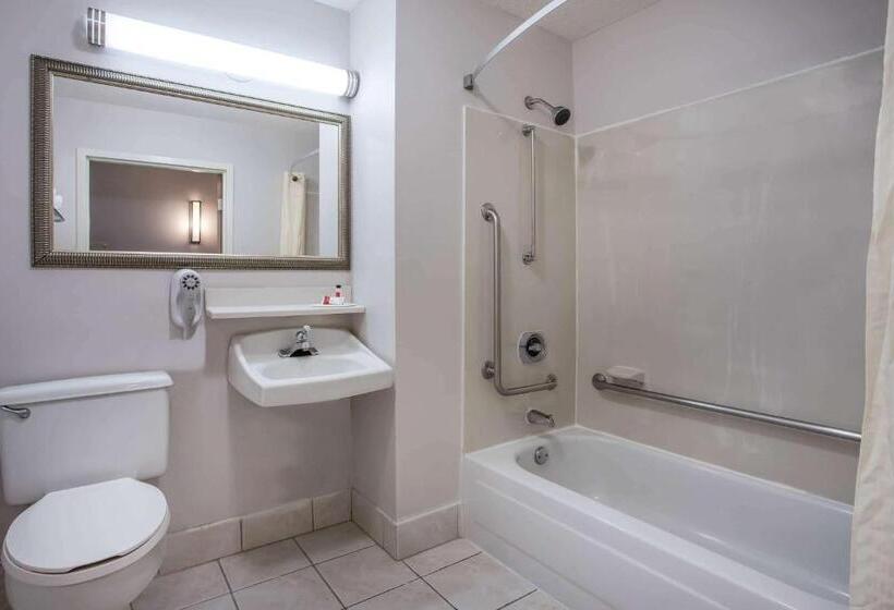 اتاق استاندارد با تخت بزرگ برای معلولان, Travelodge By Wyndham Fort Wayne North