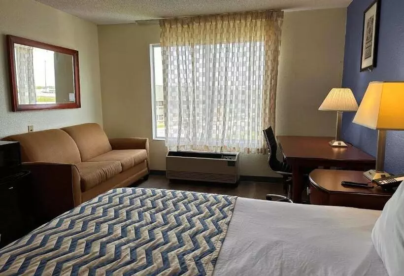 キングサイズベッドのスイートルーム, Travelodge By Wyndham Fort Wayne North