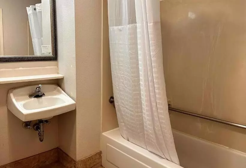 キングサイズベッドのスイートルーム, Travelodge By Wyndham Fort Wayne North