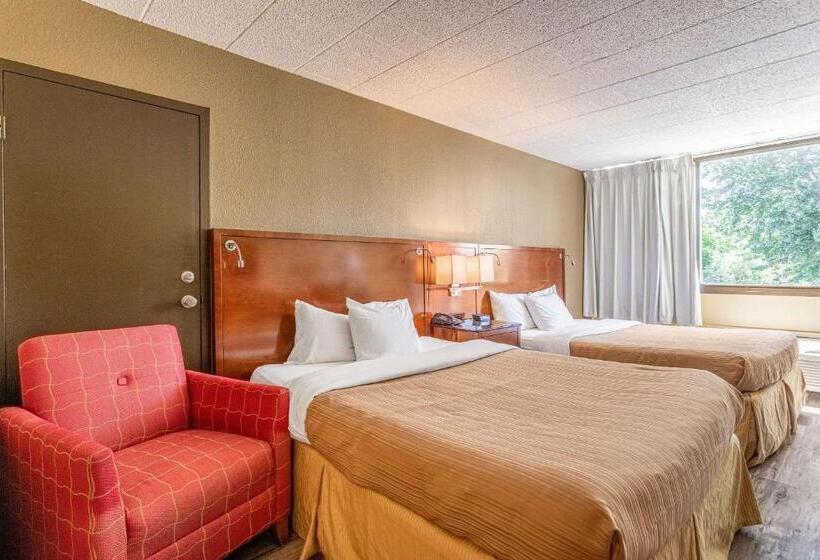 חדר סטנדרט, Suburban Studios