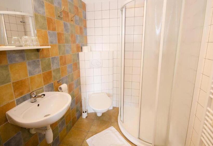 标准间, Penzion A Vinařství U Vrbů