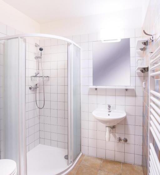 家庭间, Penzion A Vinařství U Vrbů