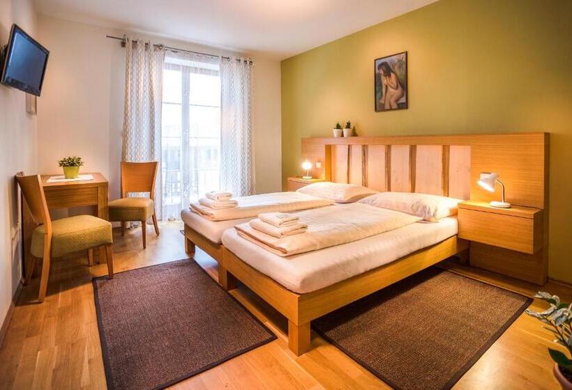 标准间, Penzion A Vinařství U Vrbů