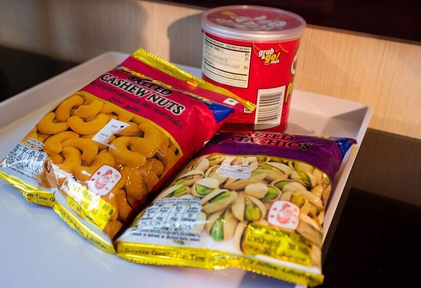 سوییت جونیور, After Hours Residence