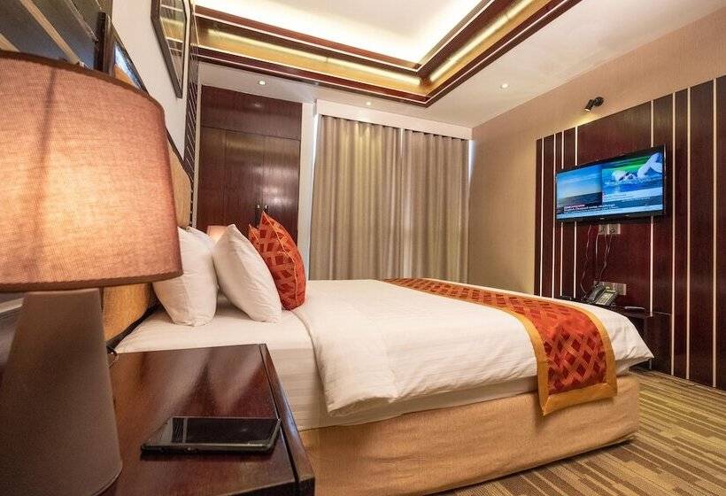 سوییت جونیور, After Hours Residence