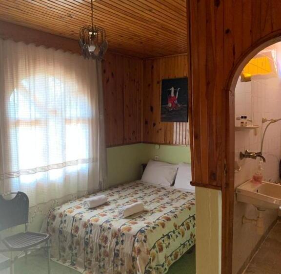 اتاق استاندارد با بالکن, Ozenturku