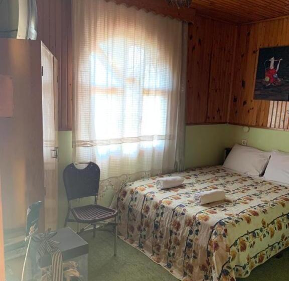 اتاق استاندارد با بالکن, Ozenturku