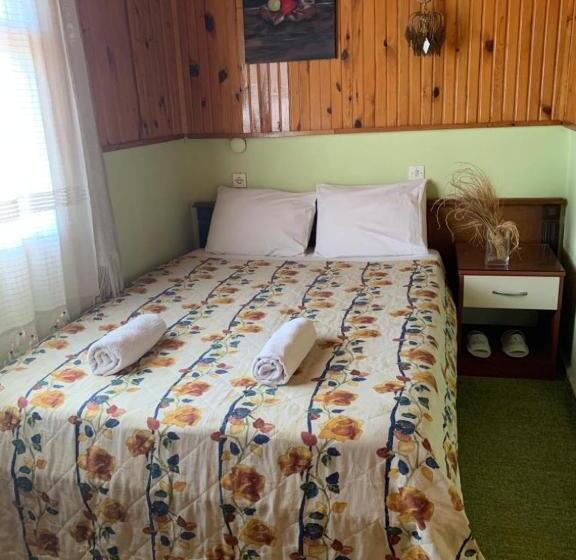 اتاق استاندارد با بالکن, Ozenturku