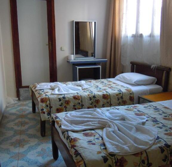 اتاق خانوادگی, Ozenturku