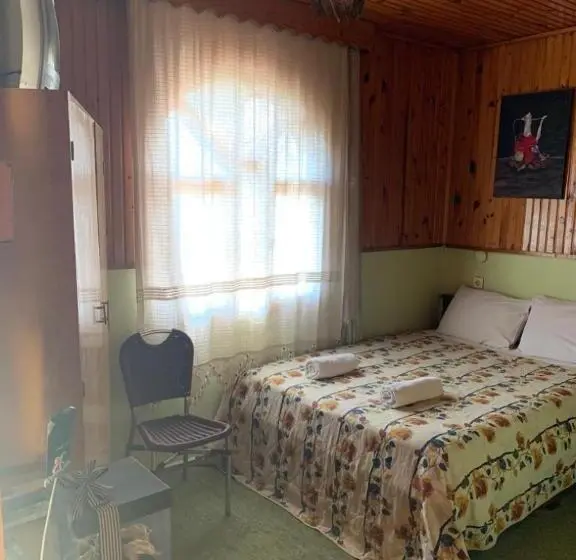 Deluxe Yhden Hengen Huone, Ozenturku