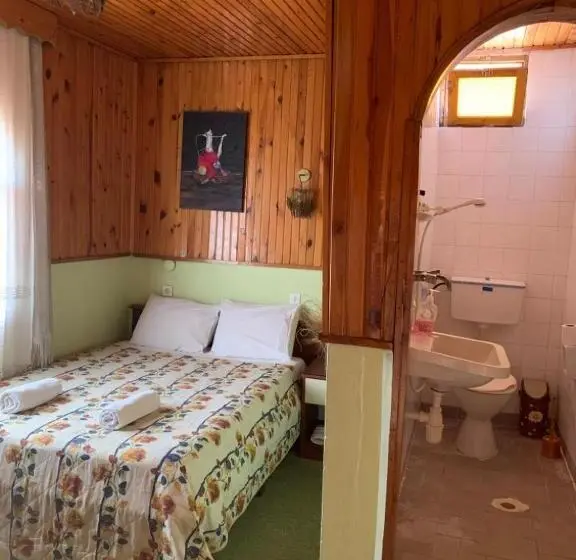 Deluxe Yhden Hengen Huone, Ozenturku