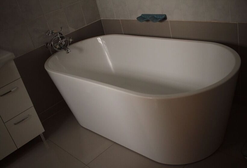 اتاق لوکس, Triple Palms Bed And Breakfast