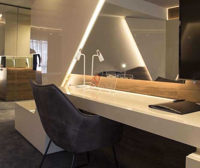 اتاق لوکس با بالکن, Garni Hotel Boutique 25h