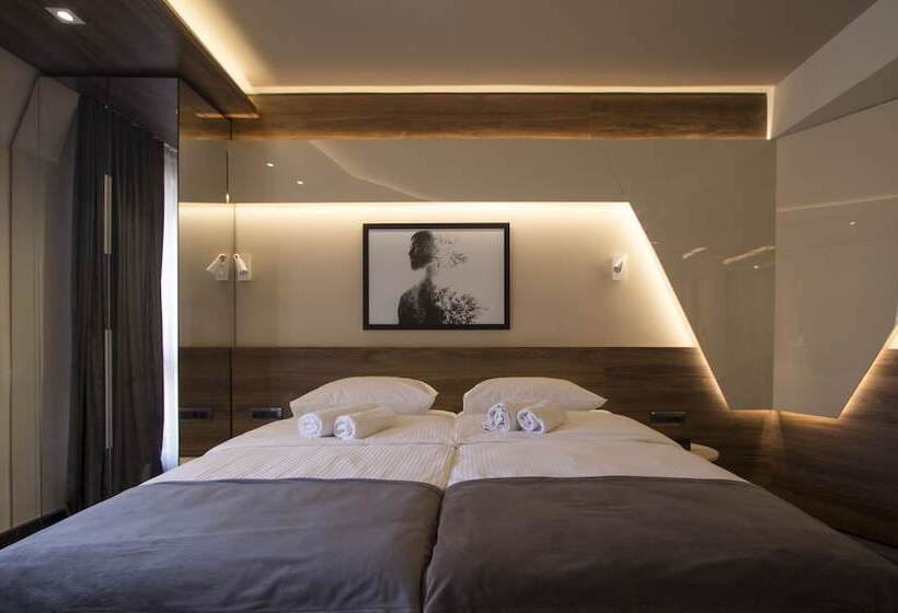 اتاق لوکس با بالکن, Garni Hotel Boutique 25h