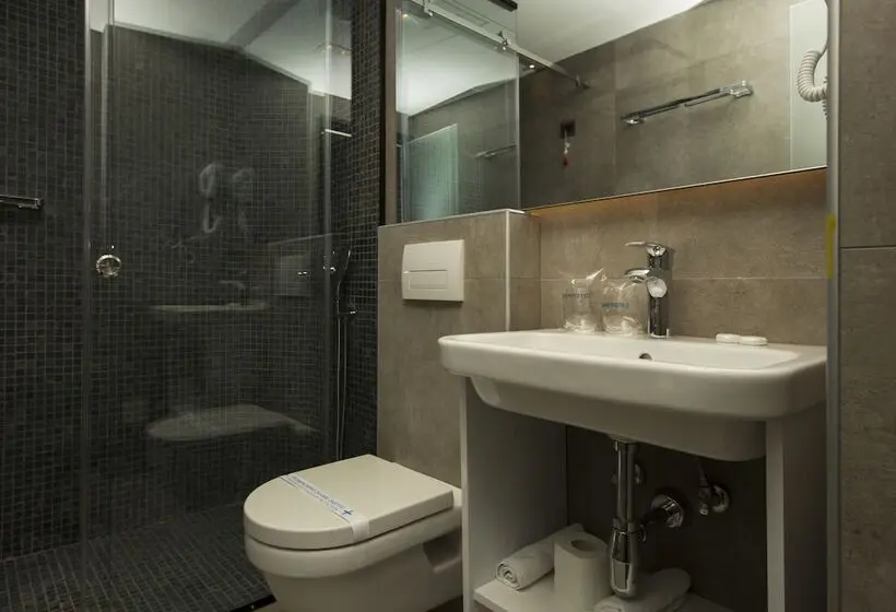 اتاق لوکس سه تخته, Garni Hotel Boutique 25h