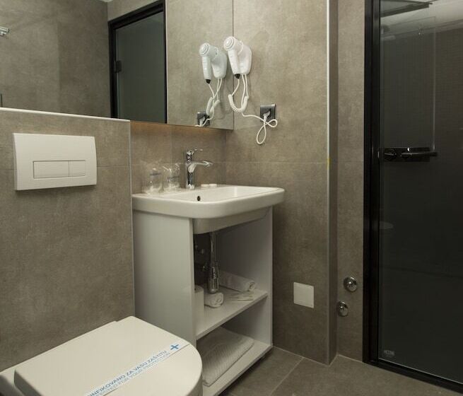 اتاق لوکس سه تخته, Garni Hotel Boutique 25h