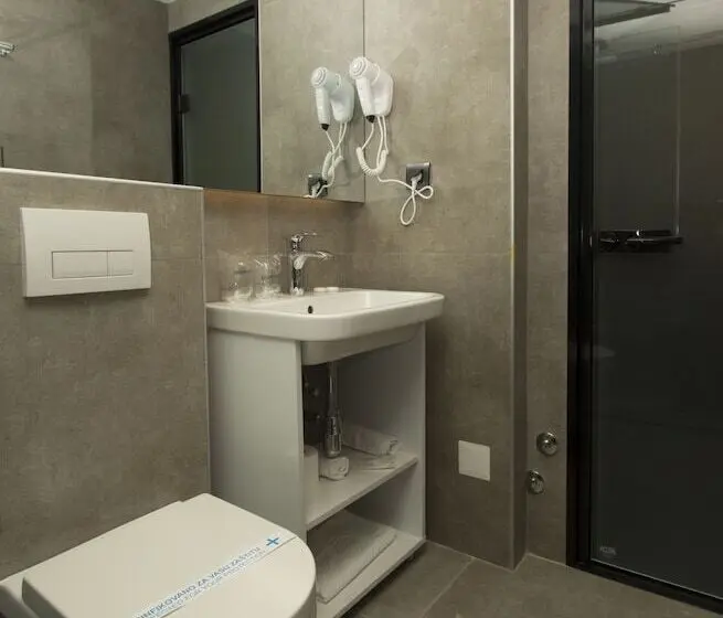 اتاق لوکس سه تخته, Garni Hotel Boutique 25h